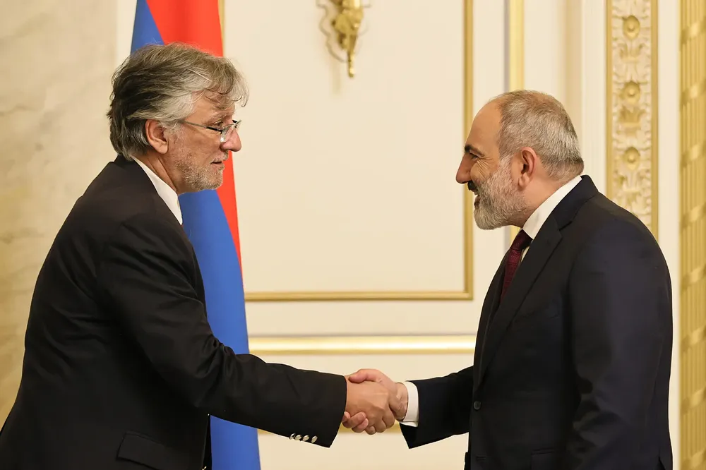 Reunión con el primer ministro de Armenia